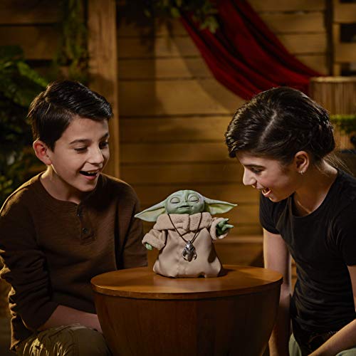 STAR WARS Figura The Child (Baby Yoda) Animatronic Inspirado na Série The Mandalorian - F1119 - Hasbro, Verde e bege
