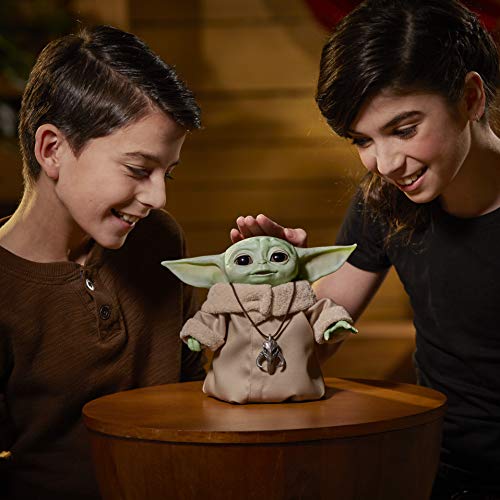 STAR WARS Figura The Child (Baby Yoda) Animatronic Inspirado na Série The Mandalorian - F1119 - Hasbro, Verde e bege