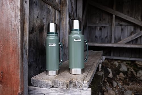 Stanley Garrafa de boca larga clássica isolada a vácuo – Sem BPA – Garrafa térmica de aço inoxidável 18/8 para bebidas frias e quentes – Mantém o líquido quente ou frio por até 24 horas
